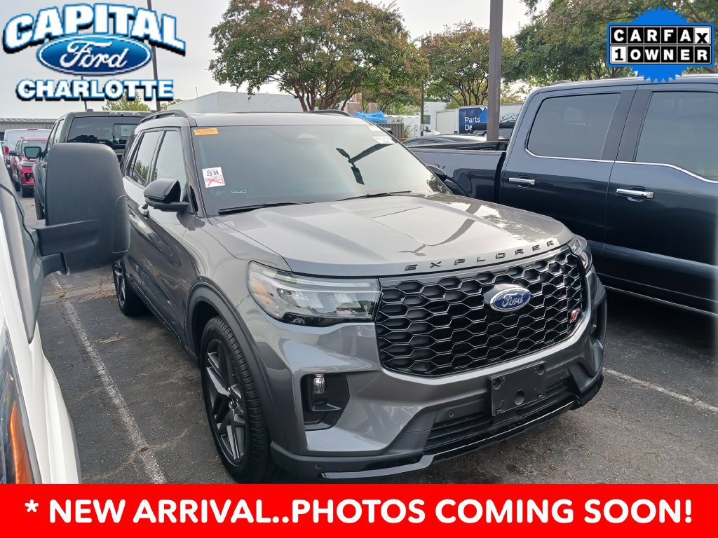 Used 2025 Ford Explorer ST w/ Sun And Sound Package AWD/4WD image 2