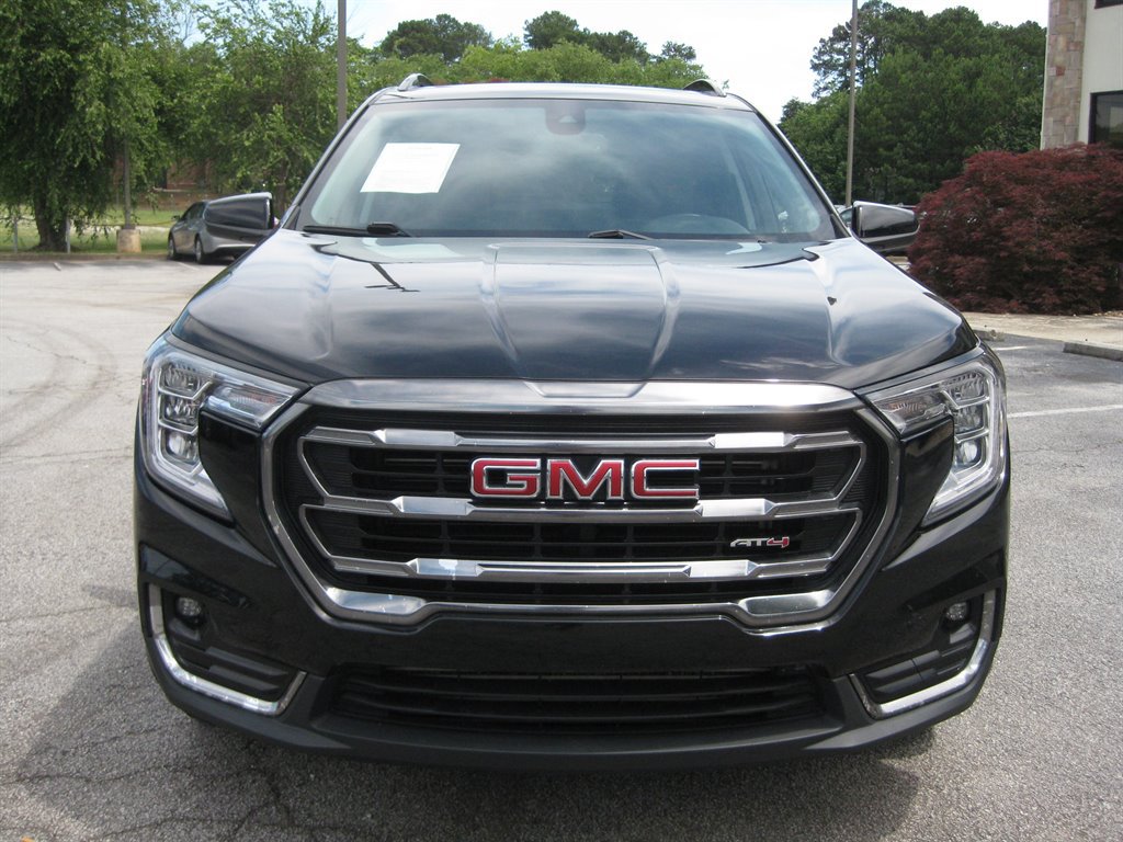 Used 2022 GMC Terrain AT4 AWD/4WD image 2