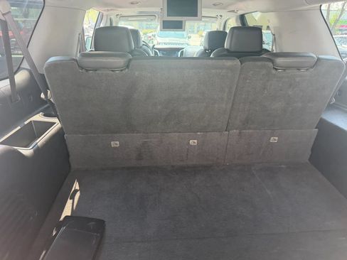 Used 2017 Cadillac Escalade ESV Premium Luxury AWD/4WD image 15