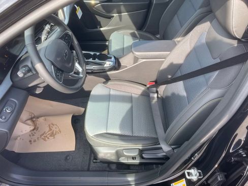 New 2026 Chevrolet Trax LT w/ Midnight Edition image 11