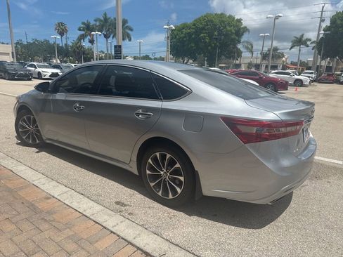 Used 2018 Toyota Avalon XLE Premium FWD image 7