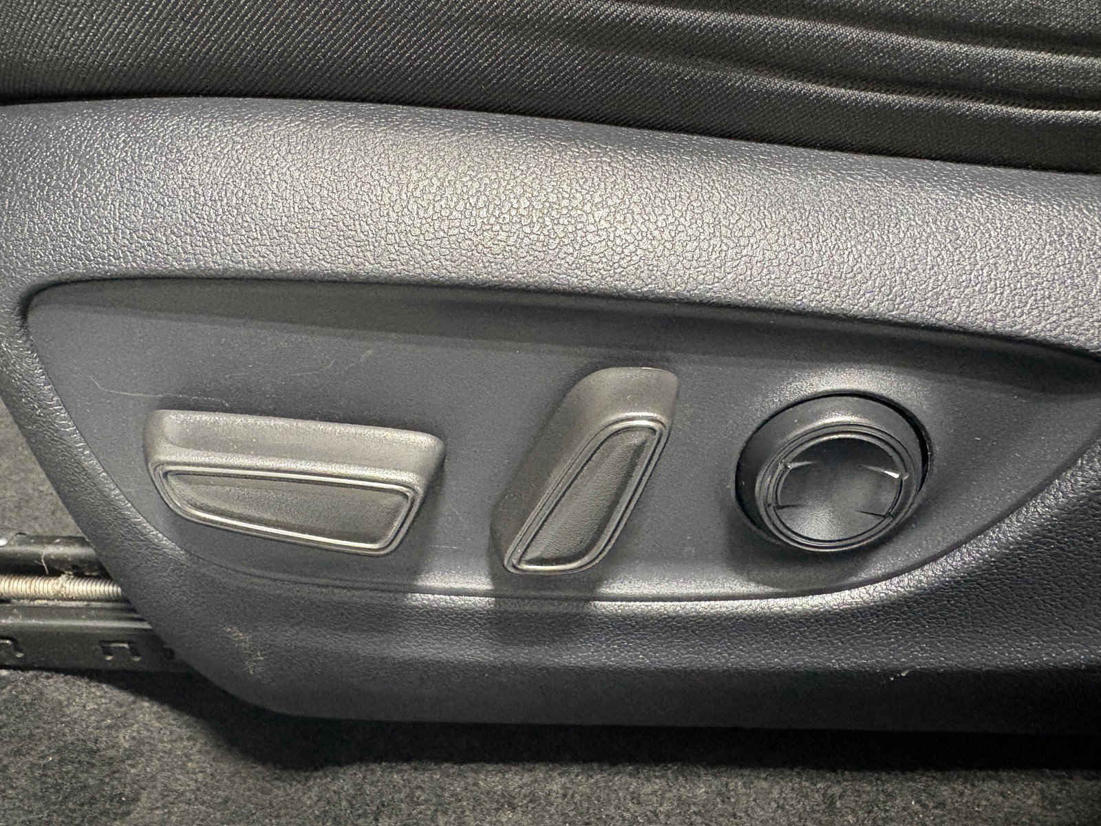 Used 2024 Toyota RAV4 XLE FWD image 16