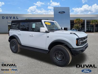 New 2025 Ford Bronco Outer Banks w/ Sasquatch Package