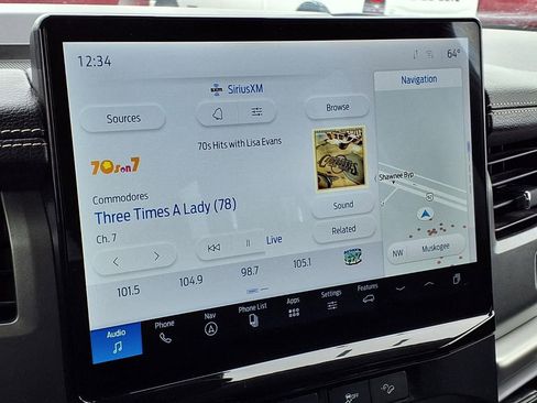 Used 2024 Ford Expedition Max XLT image 13