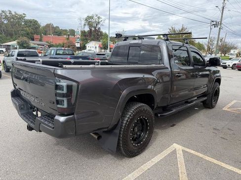 Used 2018 Toyota Tacoma SR5 image 4