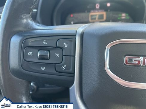 Used 2022 GMC Yukon XL SLT w/ SLT Premium Package image 25