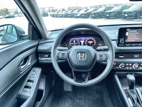 Certified 2025 Honda Accord SE image 25