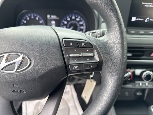 Used 2023 Hyundai Kona SE image 14