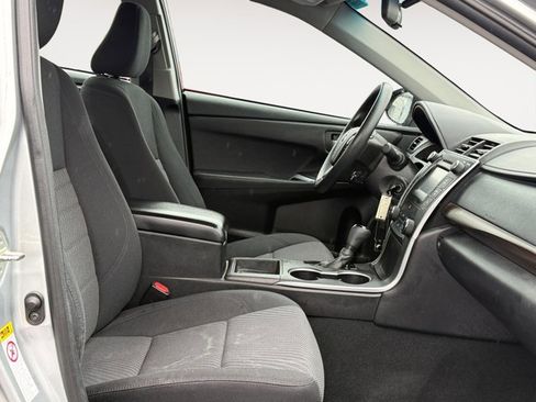 Used 2016 Toyota Camry LE FWD image 15