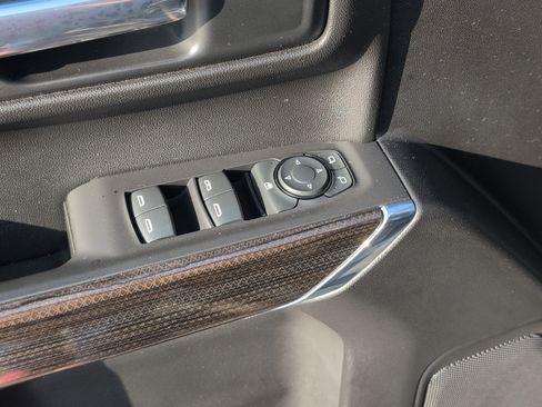 Used 2021 Chevrolet Silverado 1500 LT w/ Convenience Package II image 16