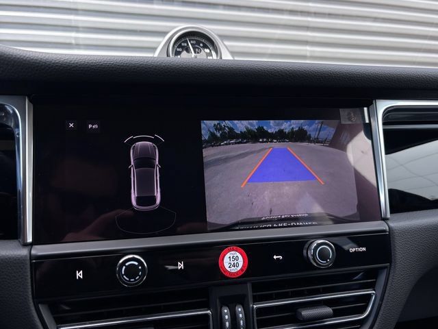 Certified 2026 Porsche Macan AWD/4WD image 20