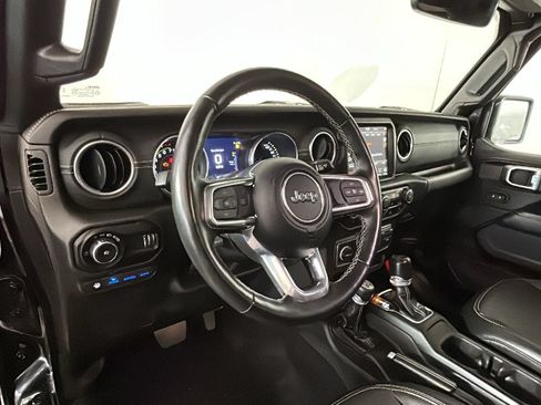Used 2023 Jeep Wrangler Unlimited Sahara w/ Cold Weather Group AWD/4WD image 14