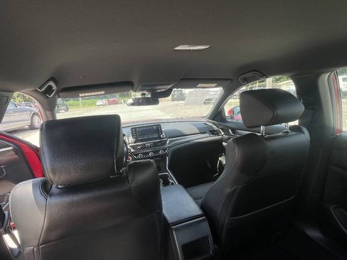 Used 2018 Honda Accord Sport image 27