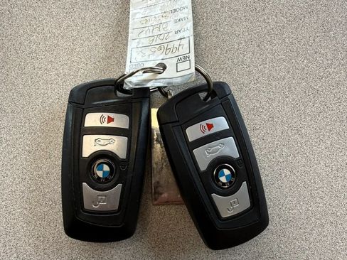 Used 2018 BMW 320i xDrive Sedan AWD/4WD image 25