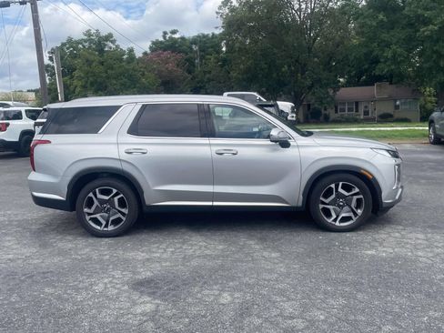 Used 2024 Hyundai Palisade Limited AWD/4WD image 2