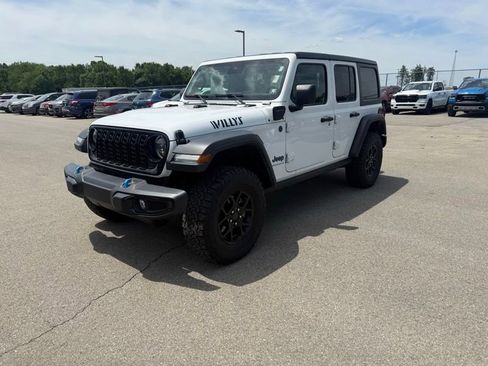 Used 2024 Jeep Wrangler Unlimited AWD/4WD image 3