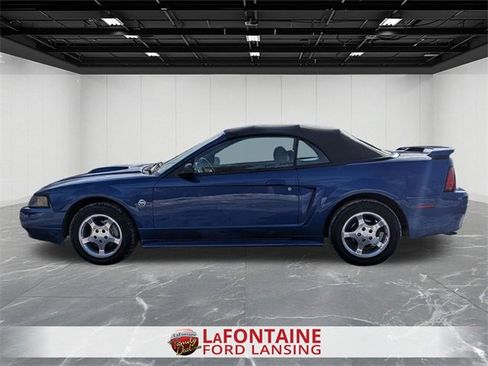 Used 2004 Ford Mustang V6 image 2