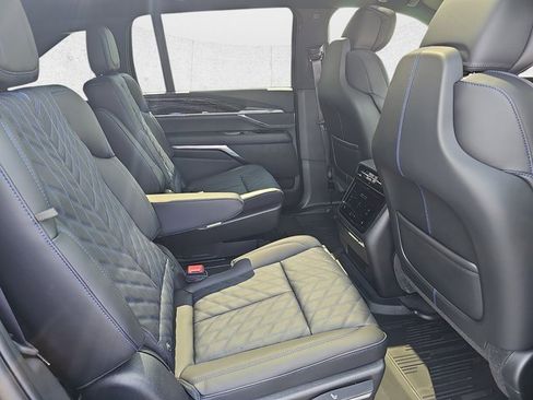 New 2026 Cadillac Escalade IQ Sport 1 w/ LPO, ONYX Package image 11