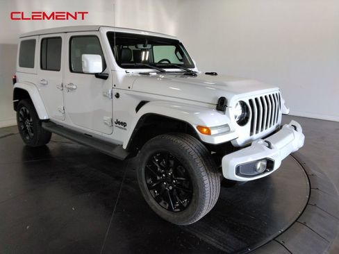 Used 2022 Jeep Wrangler Unlimited Sahara image 3