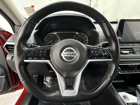 Used 2020 Nissan Altima 2.5 SV image 16
