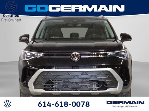 Used 2025 Volkswagen Taos SE image 3