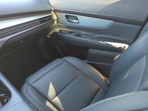 Certified 2025 Nissan Murano SL image 25