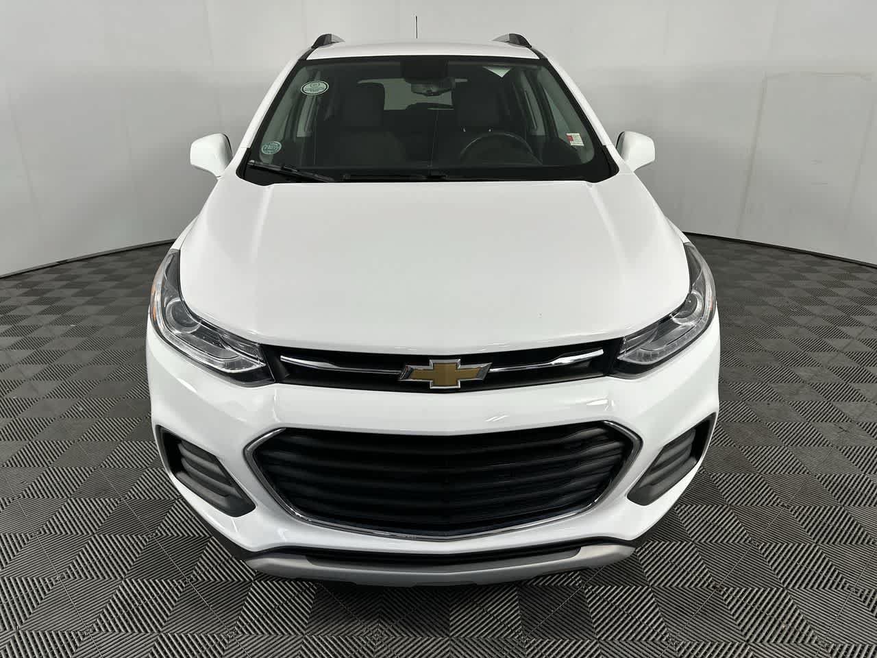 Used 2020 Chevrolet Trax LT FWD image 3