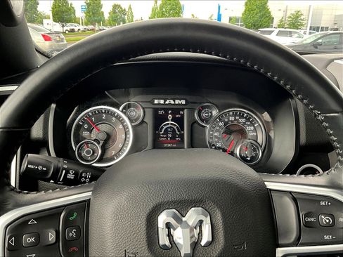 Used 2022 RAM 1500 Big Horn AWD/4WD image 12