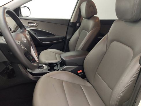 Used 2017 Hyundai Santa Fe SE image 17