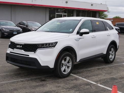 Used 2023 Kia Sorento LX AWD/4WD image 2