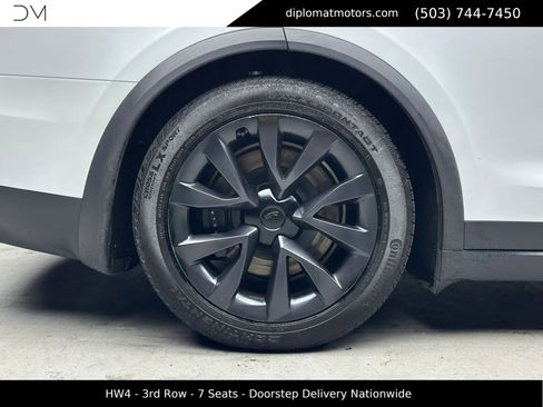 Used 2023 Tesla Model X image 40
