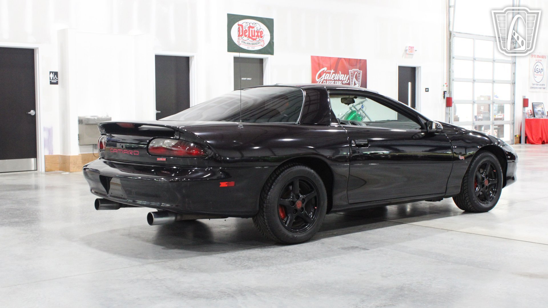 Used 1995 Chevrolet Camaro Z28 RWD image 24