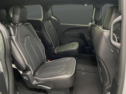 New 2026 Chrysler Pacifica Limited w/ S Appearance Package image 34
