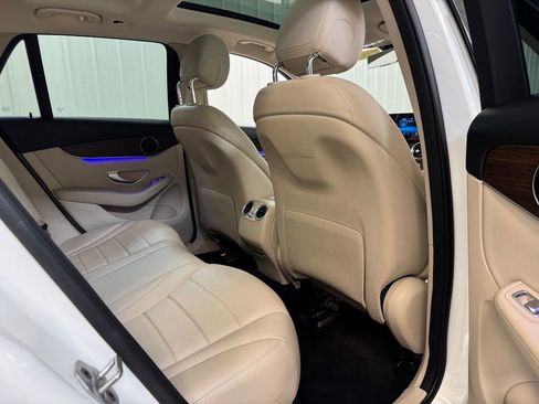 Used 2021 Mercedes-Benz GLC 300 image 27