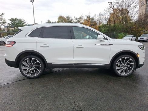 Certified 2022 Lincoln Nautilus Reserve w/ Equipment Group 202A image 8