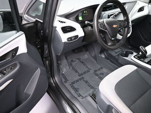 Used 2020 Chevrolet Bolt LT image 12