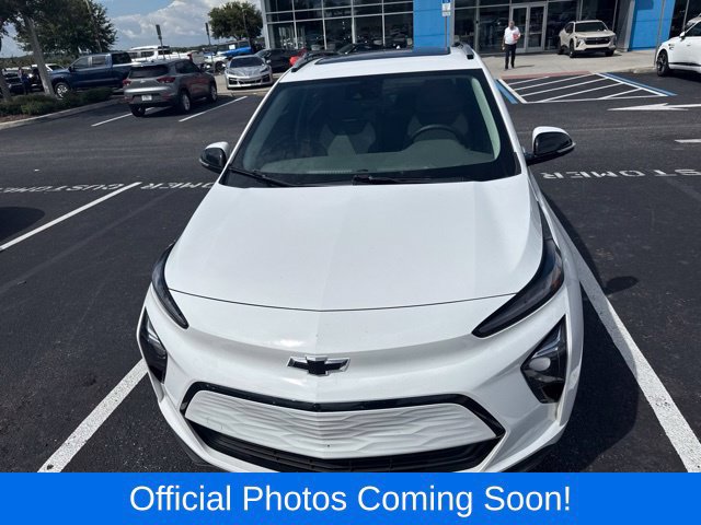 Used 2022 Chevrolet Bolt EUV Premier w/ Sun & Sound Package FWD image 2