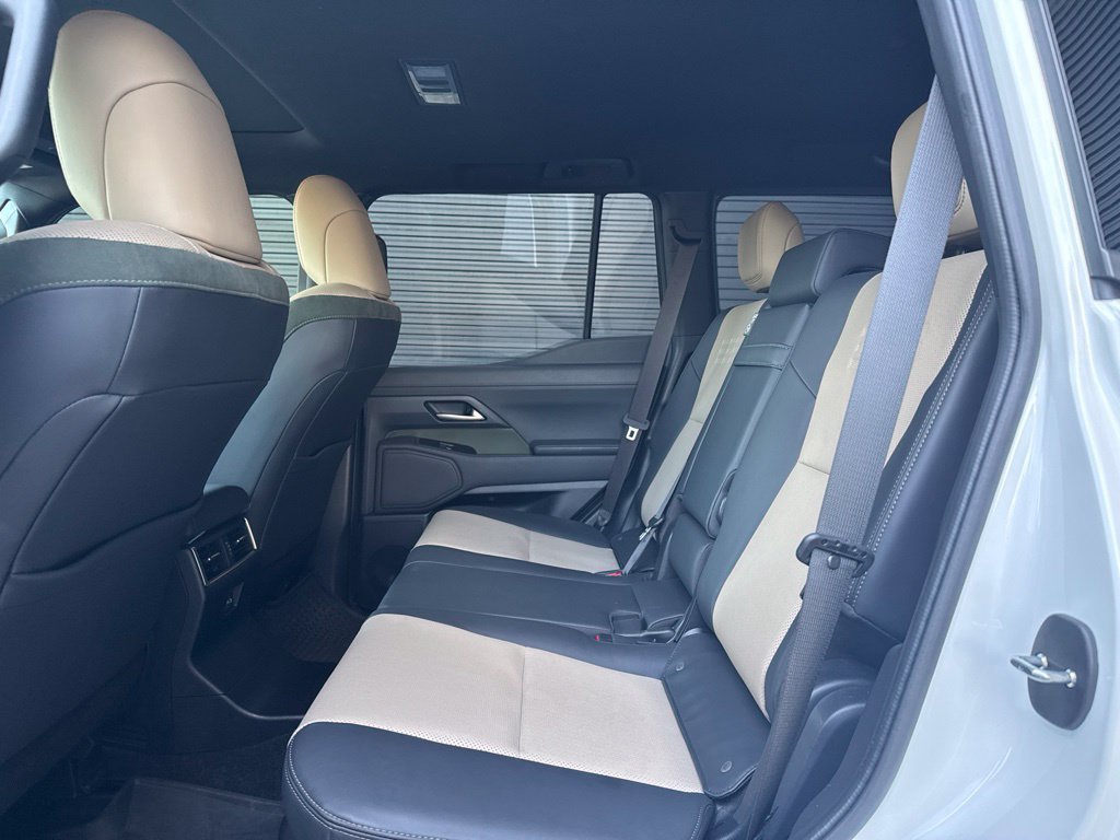 Used 2024 Lexus GX 550 AWD/4WD image 8