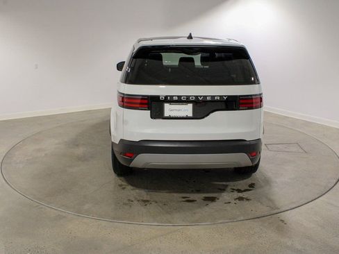 Used 2025 Land Rover Discovery S image 4