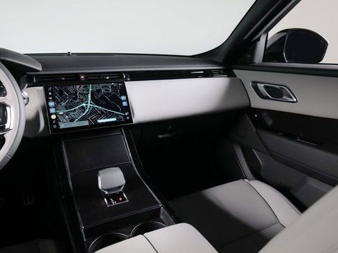 New 2026 Land Rover Range Rover Velar Dynamic SE image 16