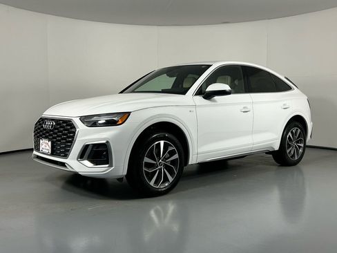 Used 2022 Audi Q5 2.0T Premium w/ Convenience Package image 3