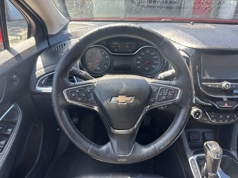 Used 2017 Chevrolet Cruze Premier FWD image 16