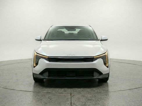 Used 2025 Kia K4 LXS image 1