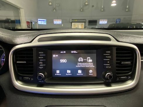 Used 2019 Kia Sorento AWD V6 image 22