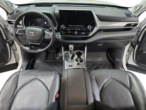 Used 2021 Toyota Highlander Platinum FWD image 9
