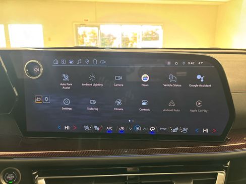 Used 2024 Chevrolet Traverse RS w/ LPO, Floor Liner Package image 34