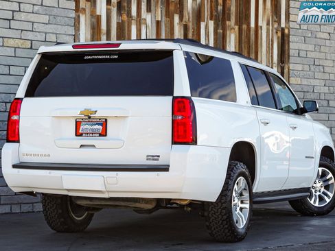 Used 2019 Chevrolet Suburban LT image 7