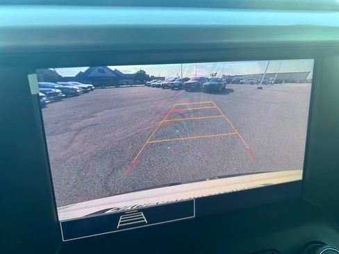 Used 2021 GMC Acadia SLE w/ Driver Convenience Package FWD image 28