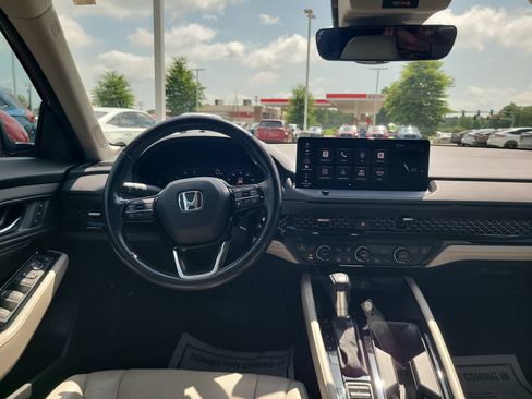 Certified 2023 Honda Accord Touring image 24