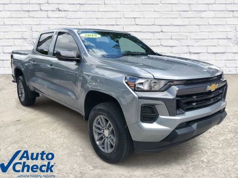 Used 2025 Chevrolet Colorado LT RWD image 5